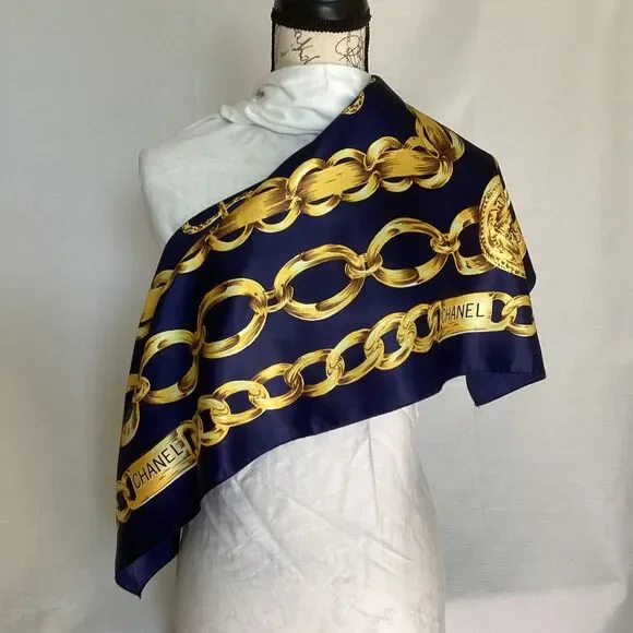 Vintage 90s scarf Navy with Gold Chain design 34-inch square - Picture 7 of 9